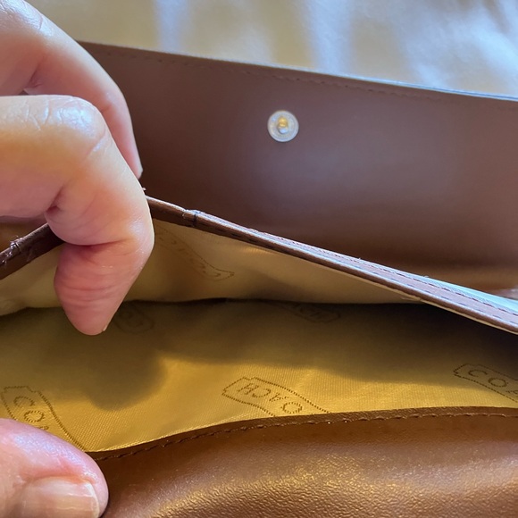 Faux COACH Women’s Wallet in Elegant Shades of Brown - Picture 4 of 7